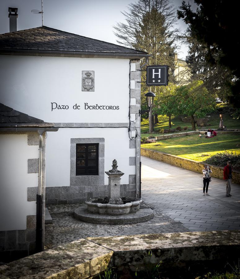 Hotel Pazo De Berbetoros Portomarin Exterior photo